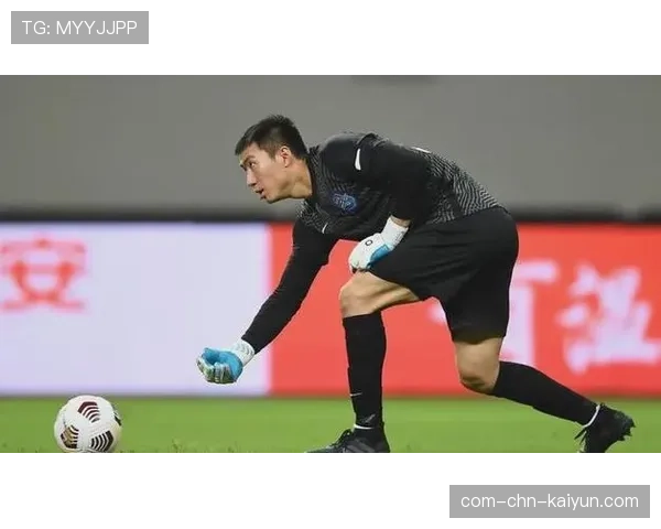 方镜淇手指脱位仍坚持比赛 三镇门将神勇表现力保球门不失 方镜淇手指脱位仍坚持比赛 三镇门将神勇表现力保球门不失